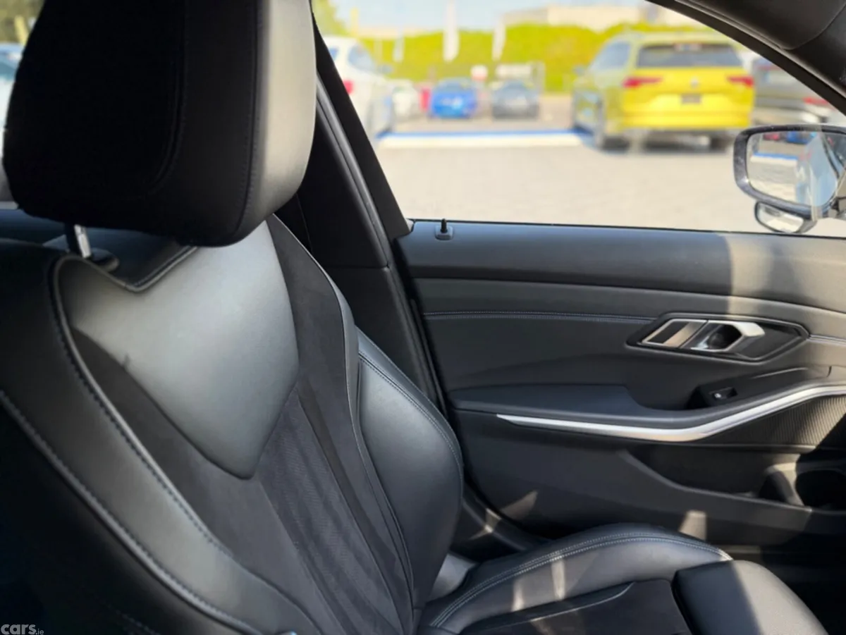 BMW 3-Series Saloon, Diesel, 2019, White