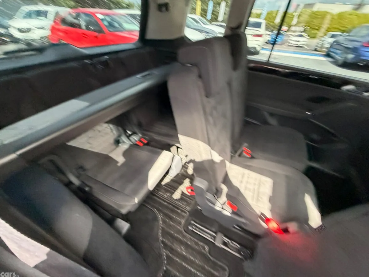Volkswagen Touran MPV, Diesel, 2020, Black