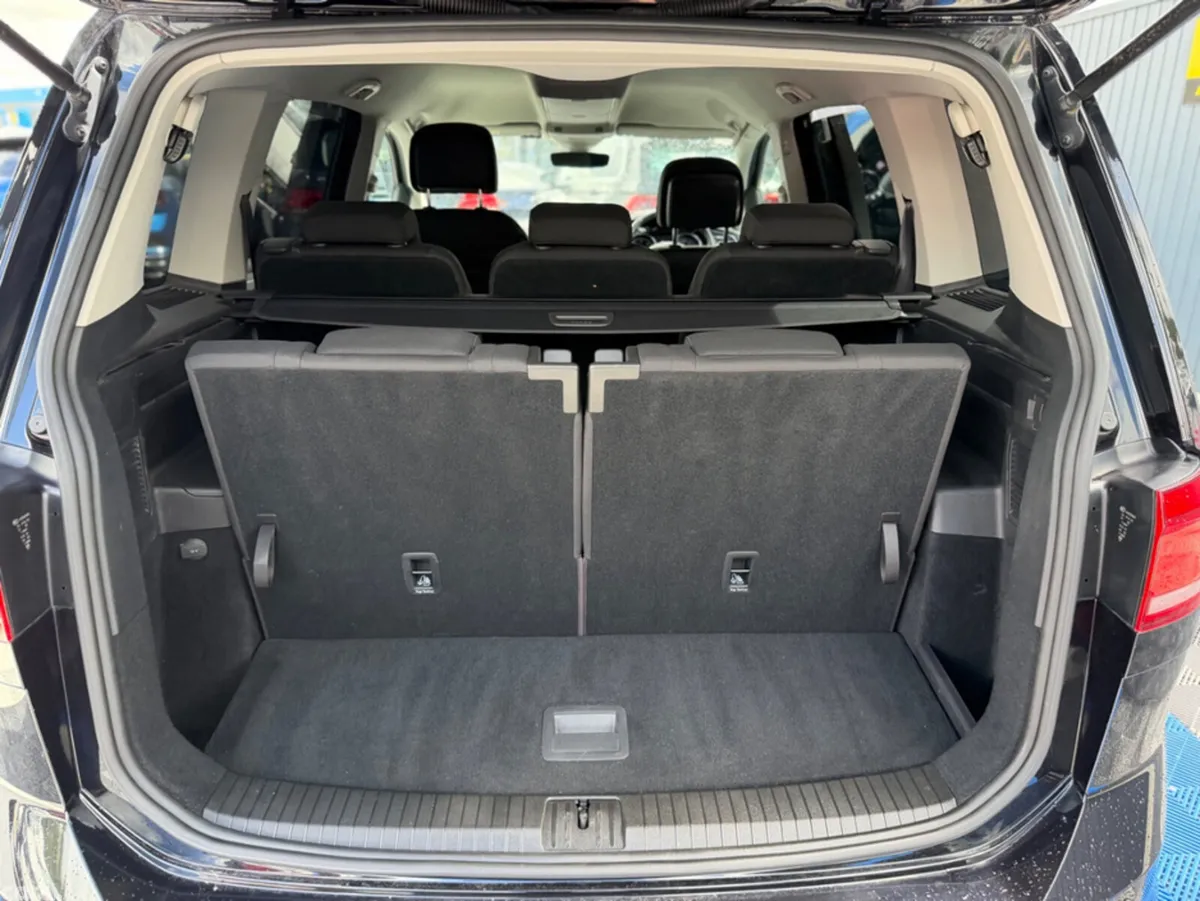Volkswagen Touran MPV, Diesel, 2020, Black