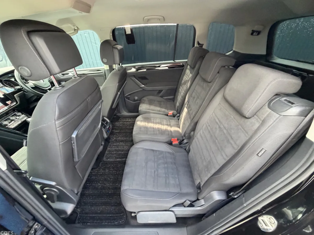 Volkswagen Touran MPV, Diesel, 2020, Black