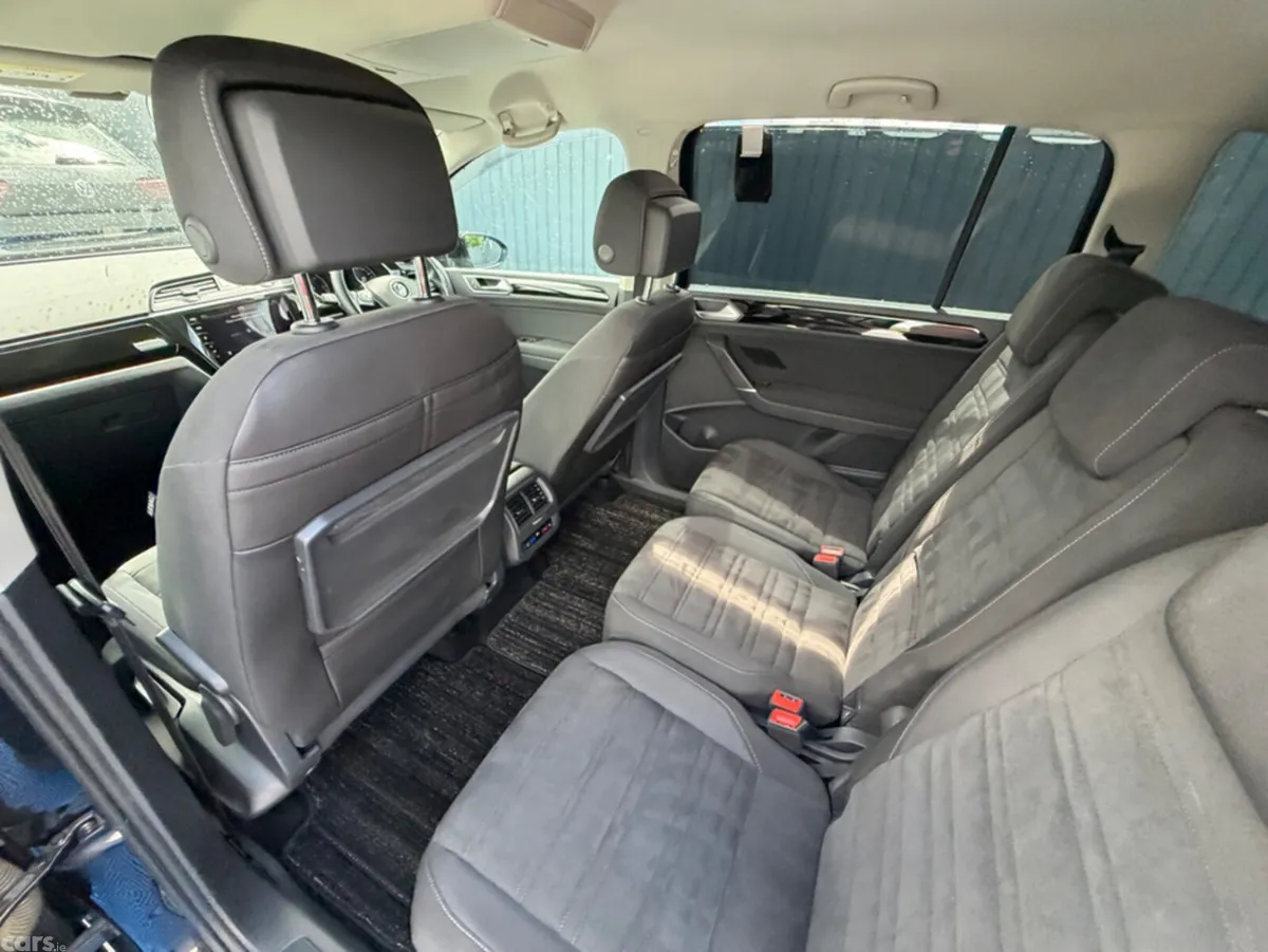 Volkswagen Touran MPV, Diesel, 2020, Black