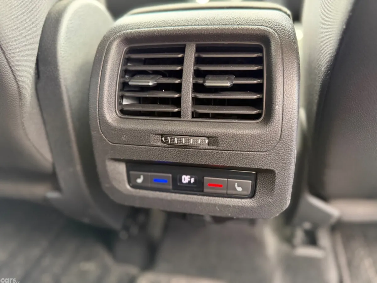 Volkswagen Touran MPV, Diesel, 2020, Black