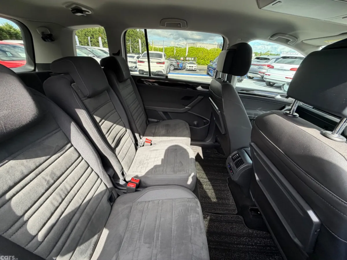 Volkswagen Touran MPV, Diesel, 2020, White