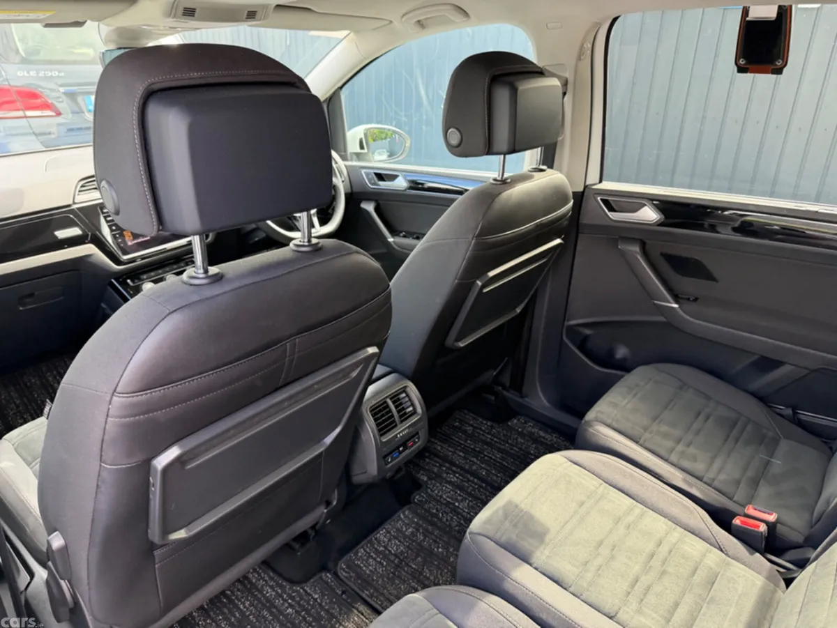 Volkswagen Touran MPV, Diesel, 2020, White