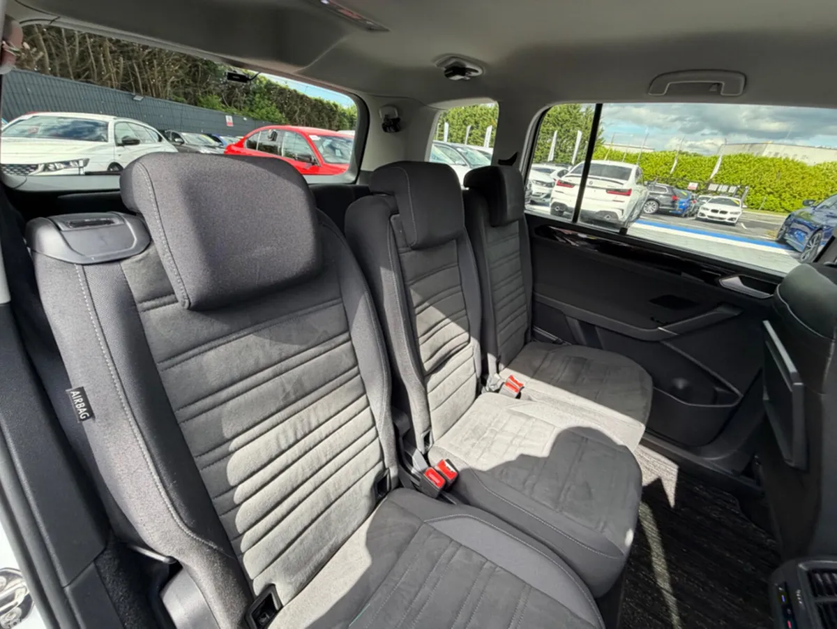 Volkswagen Touran MPV, Diesel, 2020, White