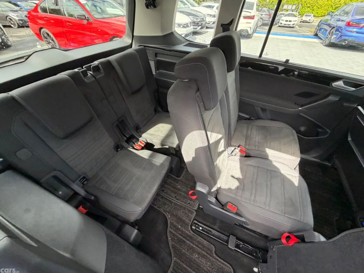 Volkswagen Touran MPV, Diesel, 2020, White