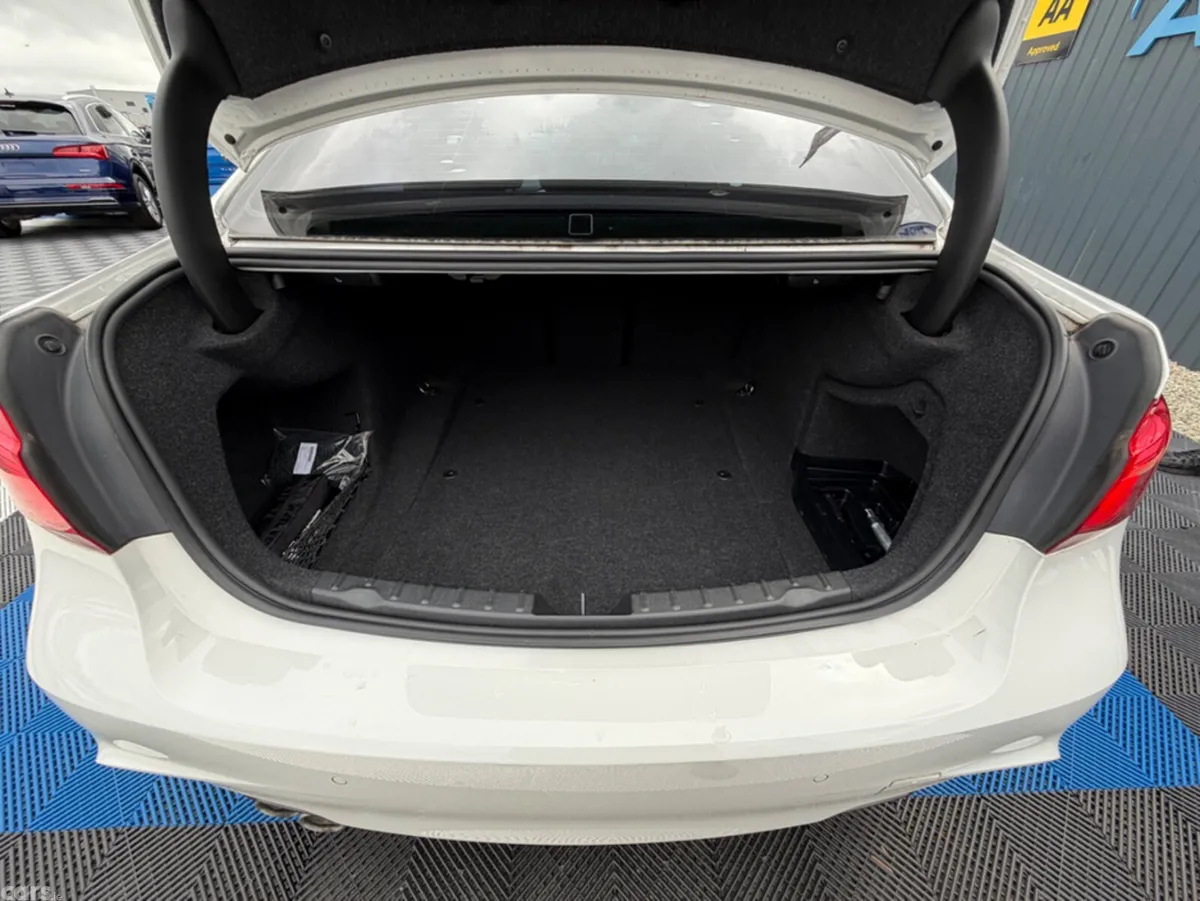 BMW 3-Series Saloon, Diesel, 2018, White
