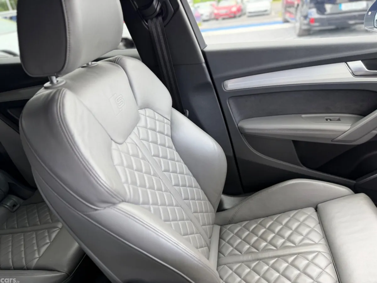 Audi Q5 SUV, Diesel, 2022, Blue