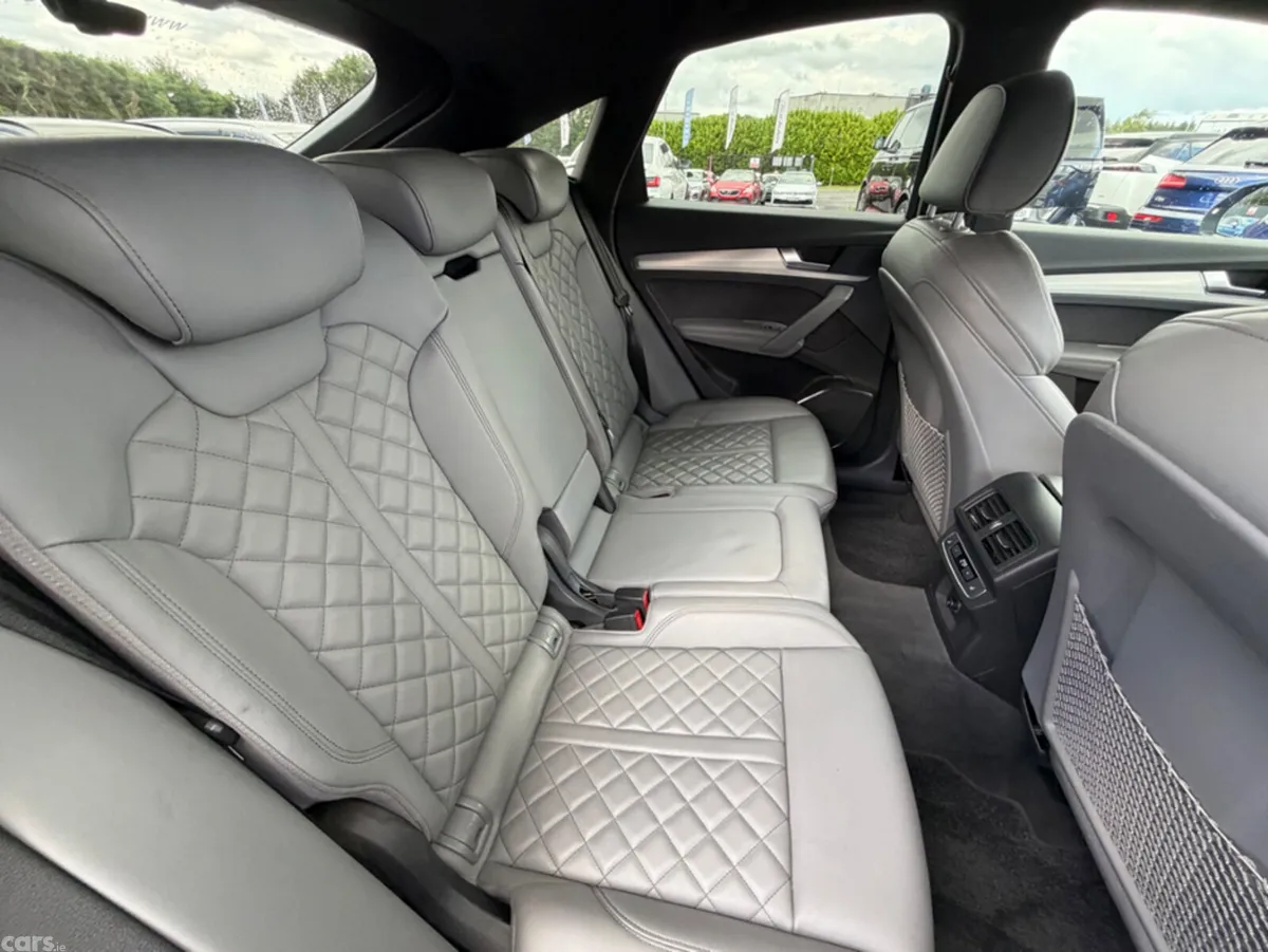 Audi Q5 SUV, Diesel, 2022, Blue