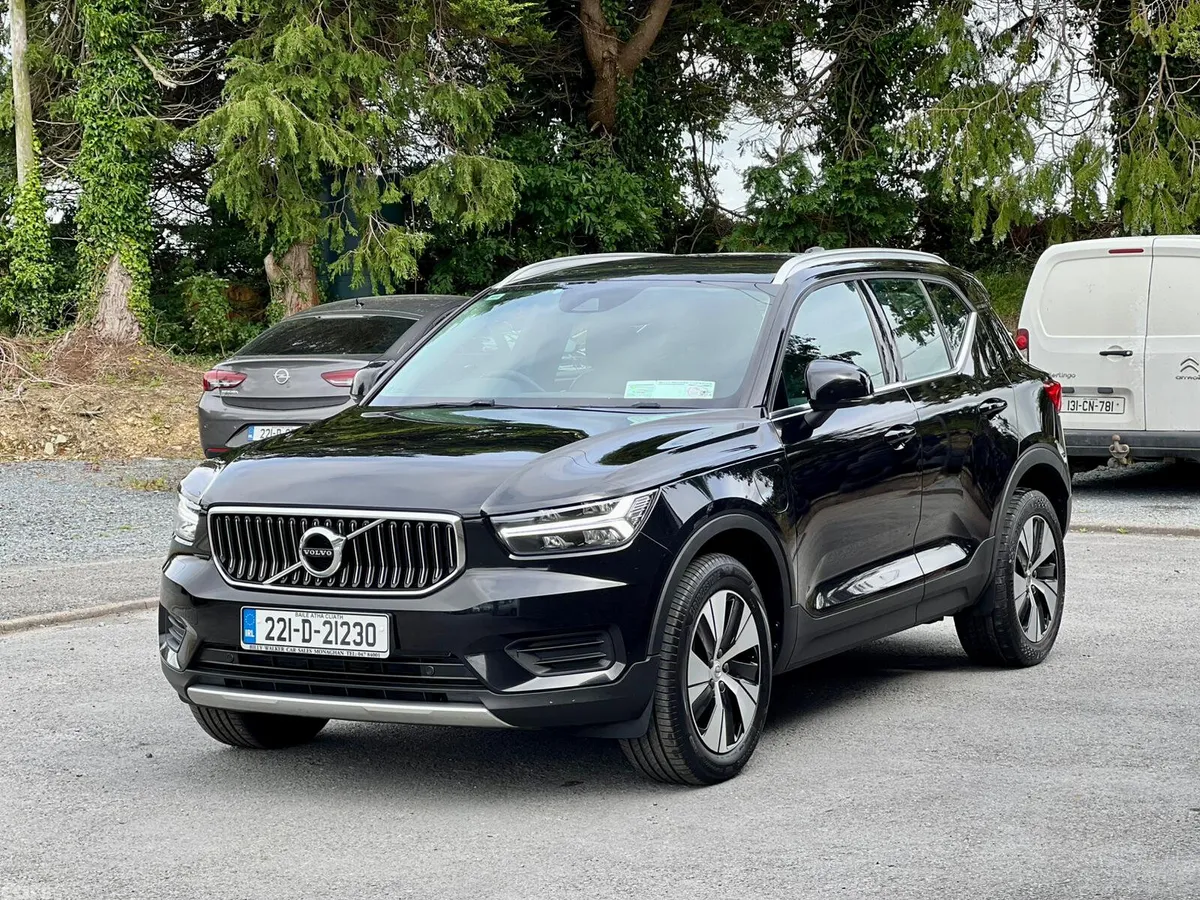 Volvo XC40 Estate/Jeep, Petrol Plug-in Hybrid, 2022, Black