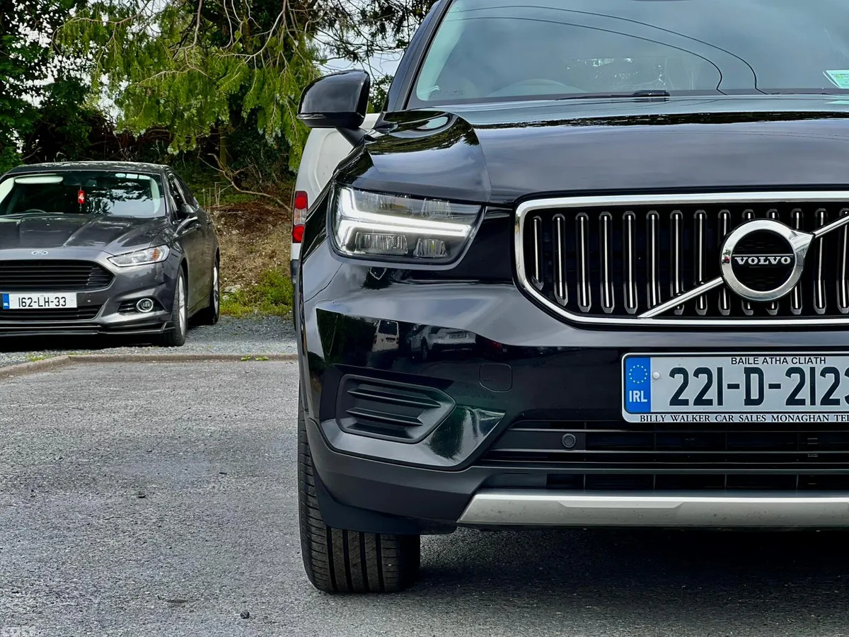 Volvo XC40 Estate/Jeep, Petrol Plug-in Hybrid, 2022, Black