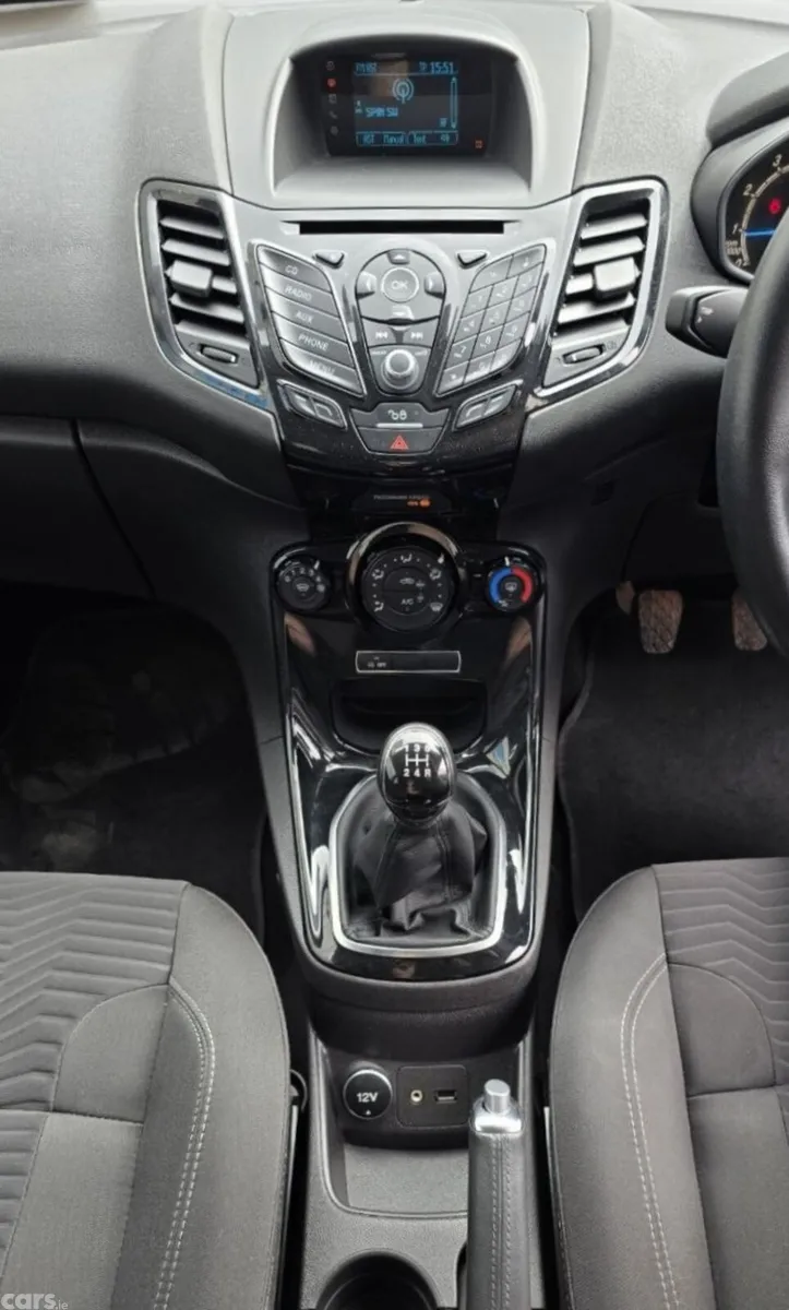 Ford Fiesta Hatchback, Petrol, 2015, Red