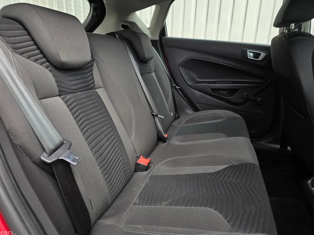 Ford Fiesta Hatchback, Petrol, 2015, Red