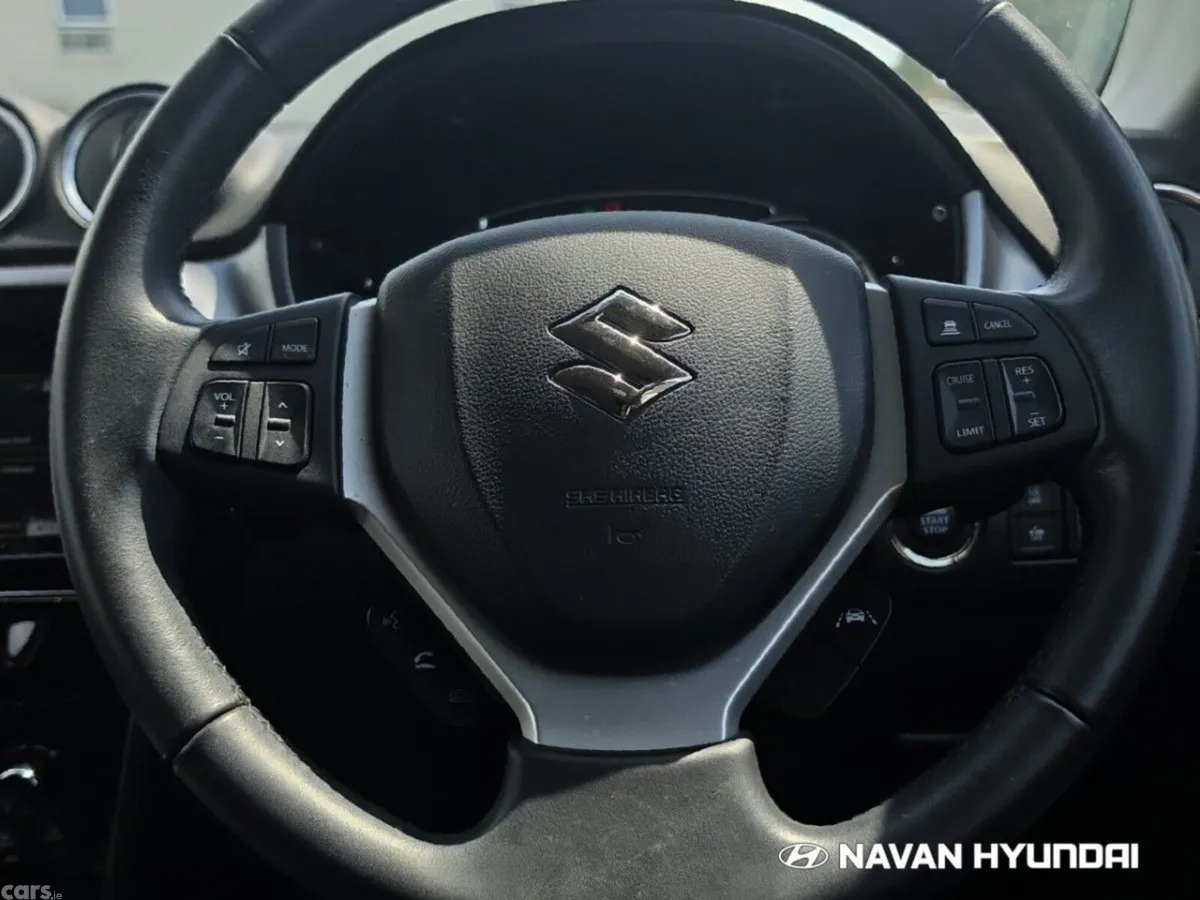 Suzuki Vitara SUV, Petrol Hybrid, 2023, Grey