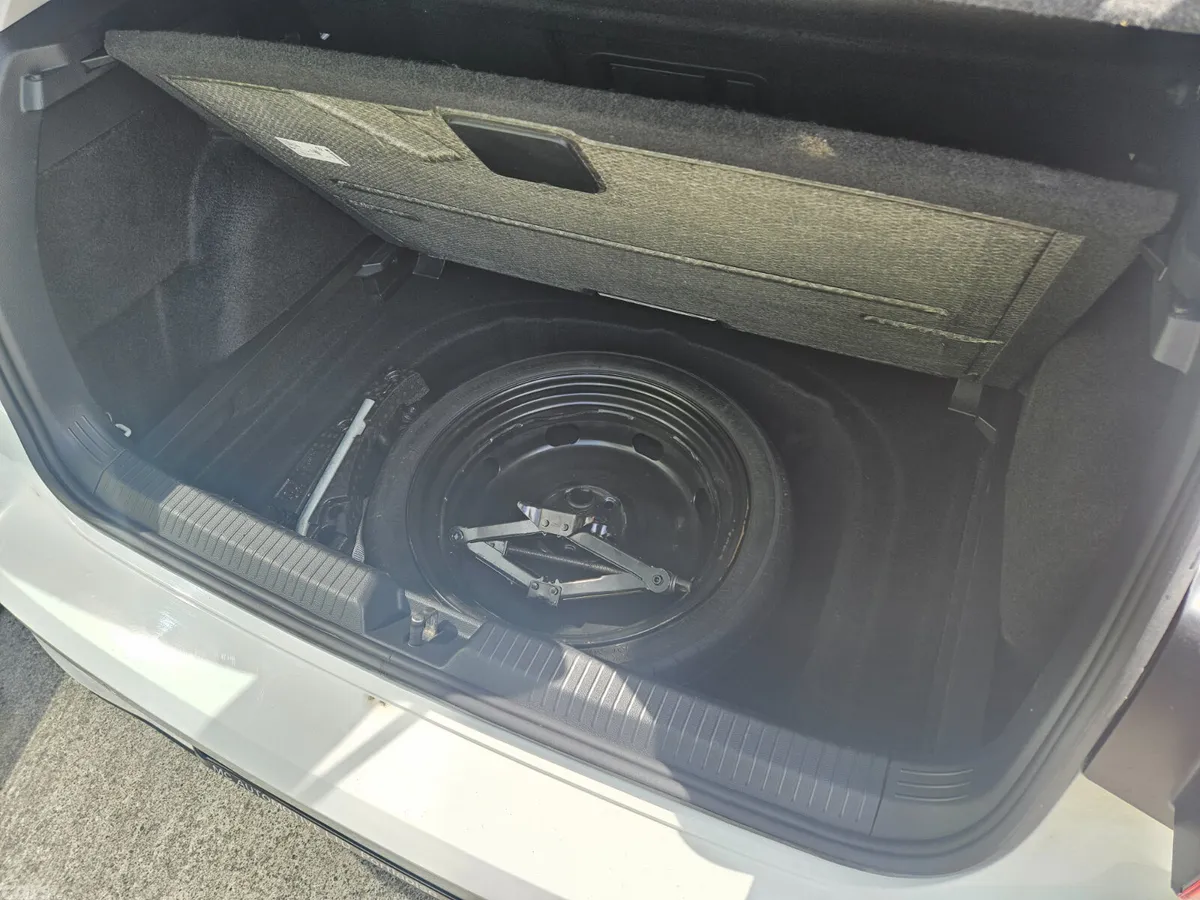 Volkswagen Golf Estate, Diesel, 2022, White