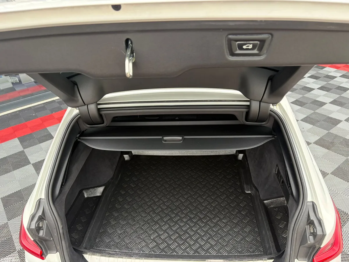 BMW 3-Series Estate, Petrol Hybrid, 2022, White