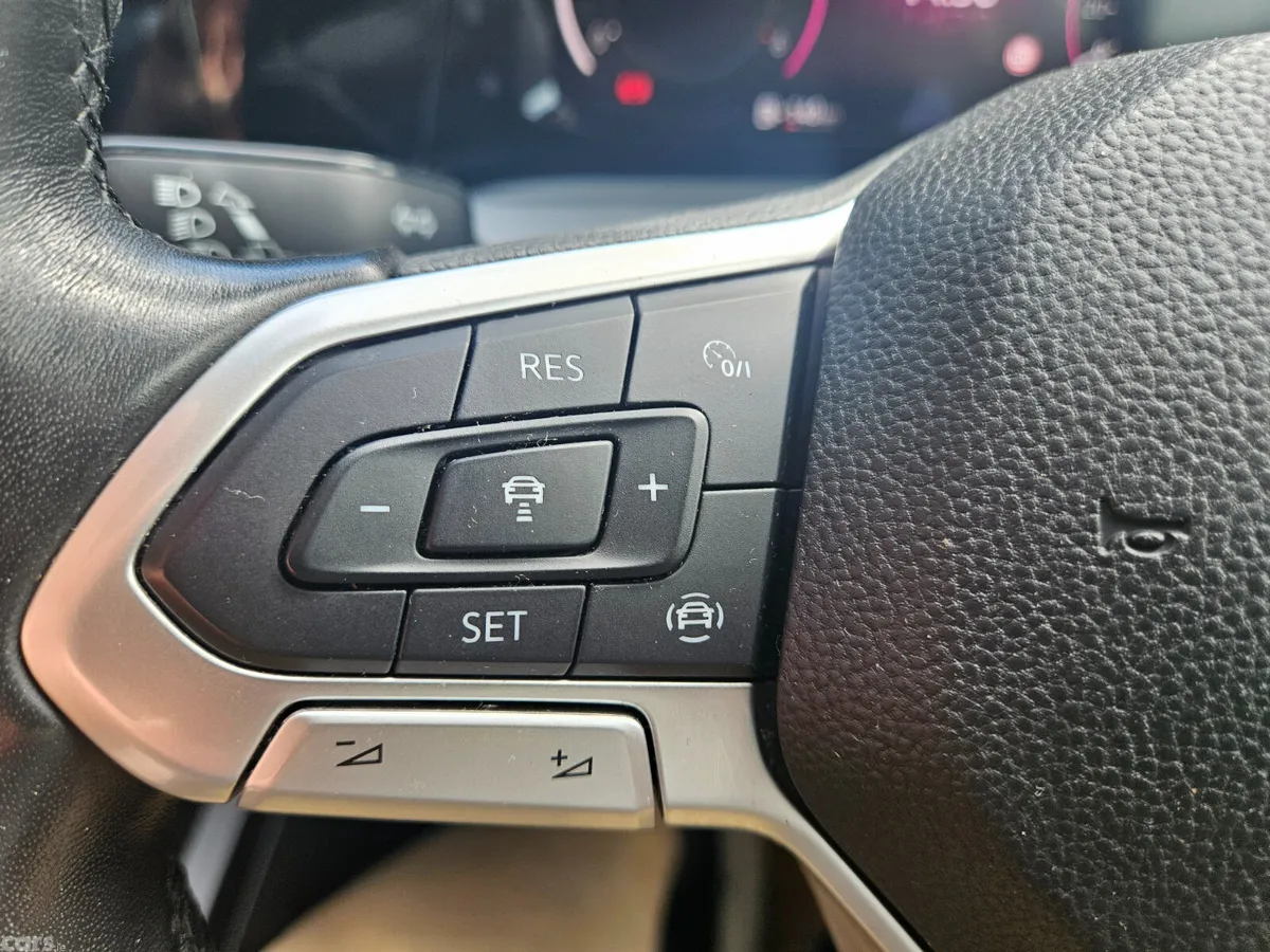 Volkswagen Golf Estate, Diesel, 2022, White