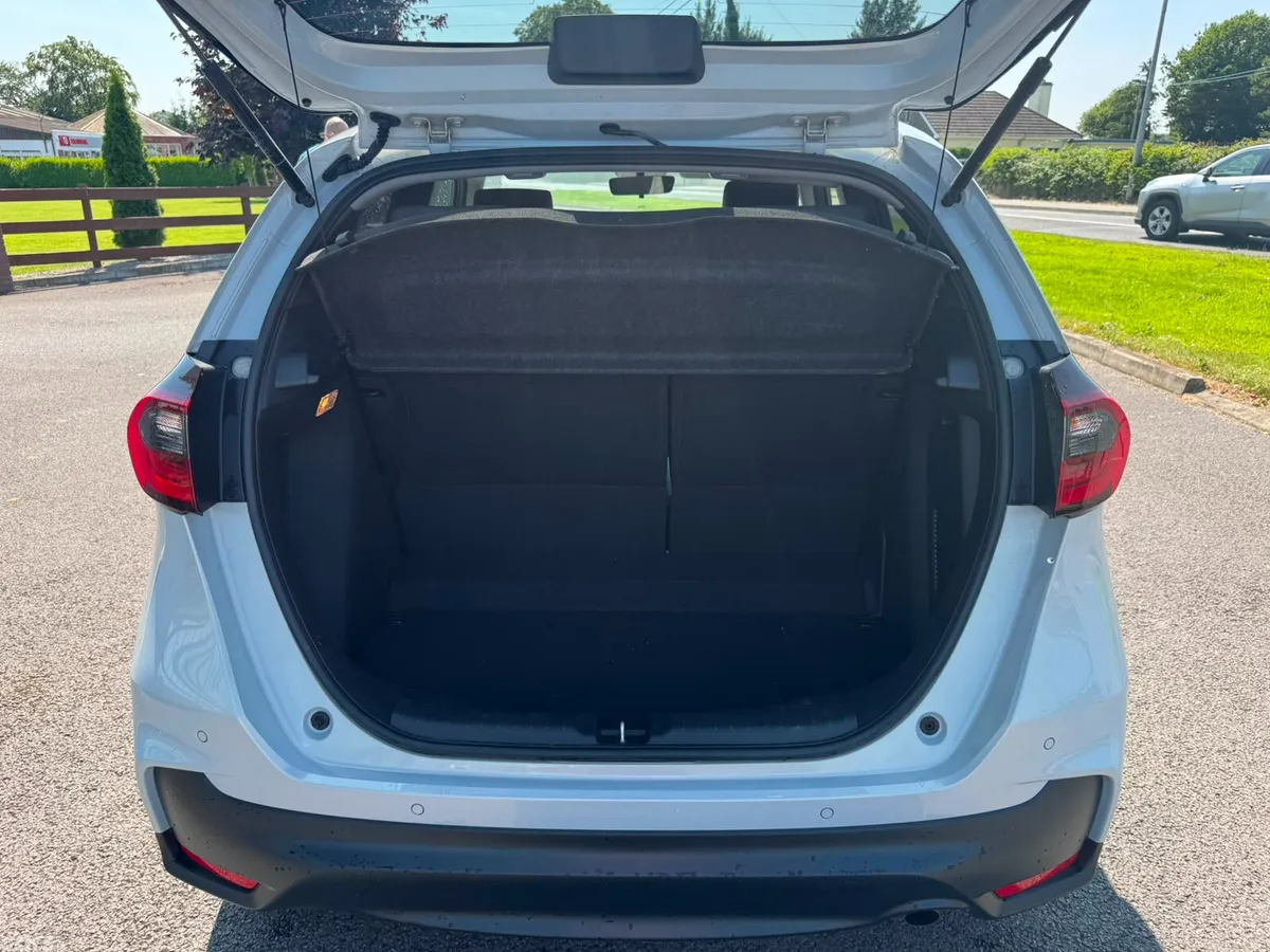Honda Jazz Hatchback, Petrol Hybrid, 2025, White