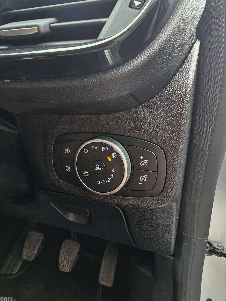 Ford Fiesta Hatchback, Petrol, 2019, Silver