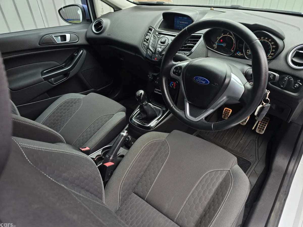 Ford Fiesta Hatchback, Petrol, 2014, White