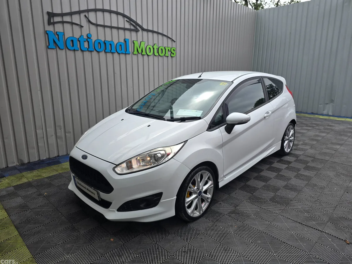 Ford Fiesta Hatchback, Petrol, 2014, White