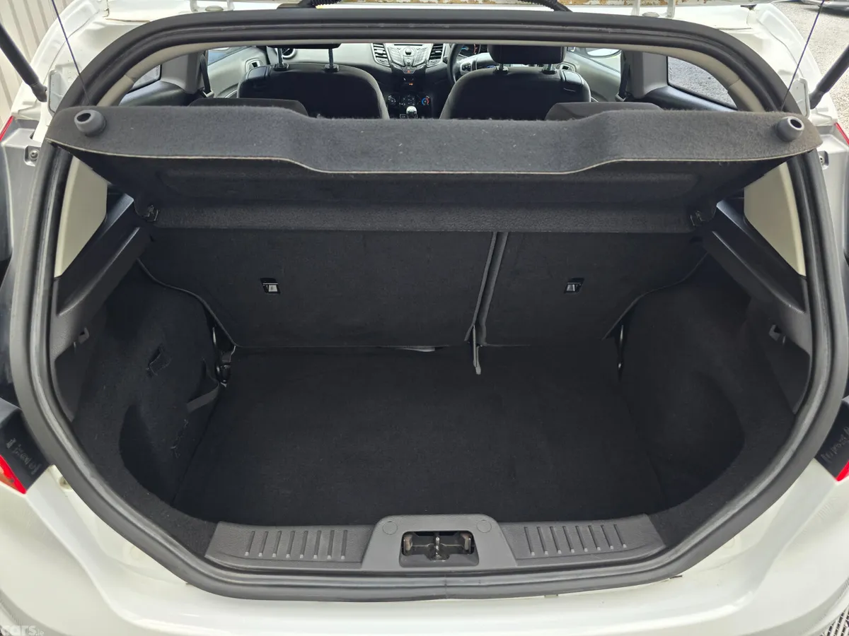 Ford Fiesta Hatchback, Petrol, 2014, White