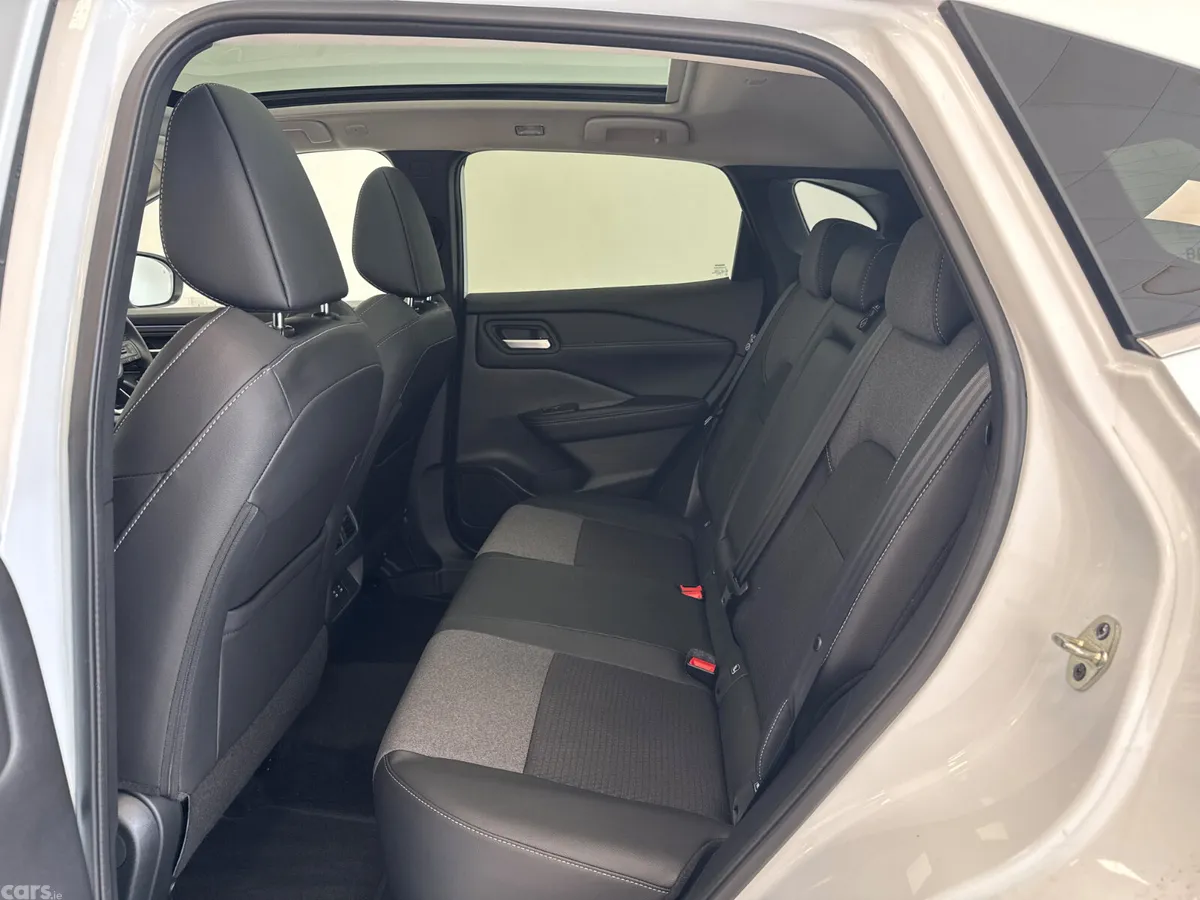 Nissan Qashqai MPV, Petrol Hybrid, 2026, White