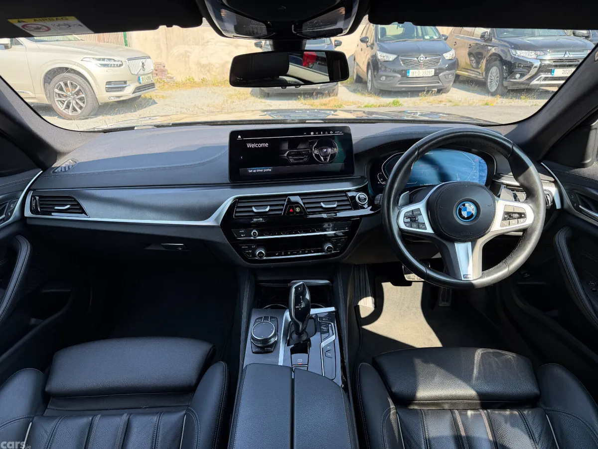BMW 5-Series Estate, Petrol Plug-in Hybrid, 2023, Black