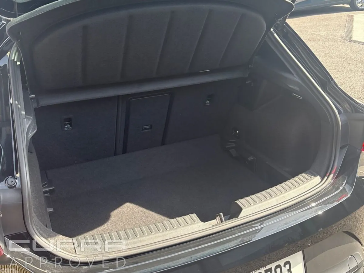 Cupra Leon Hatchback, Diesel, 2025, Black