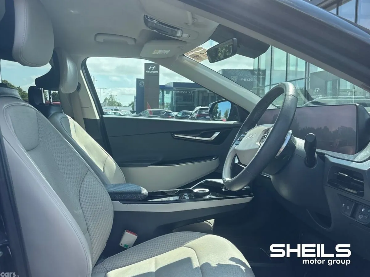 Kia EV6 MPV, Electric, 2023, Blue