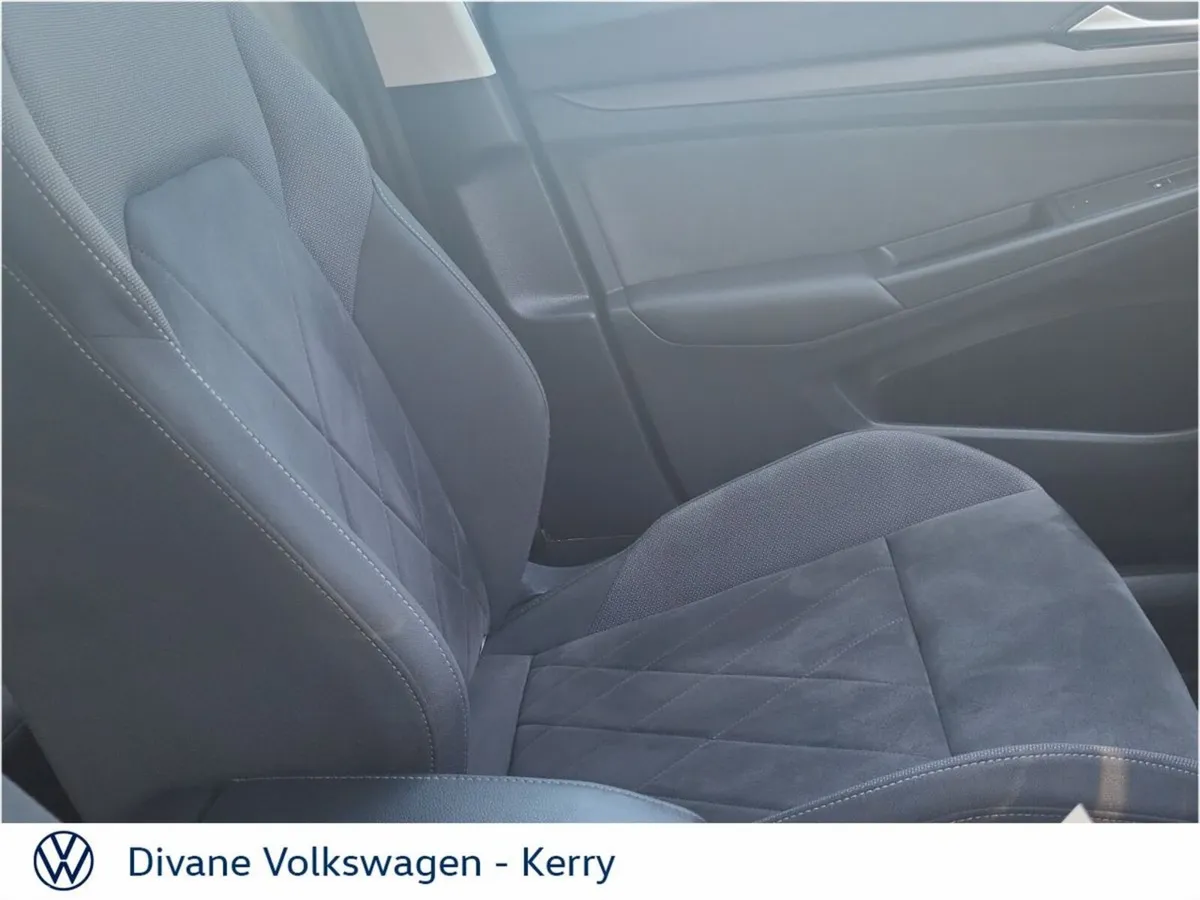 Volkswagen Golf Hatchback, Diesel, 2023, Grey