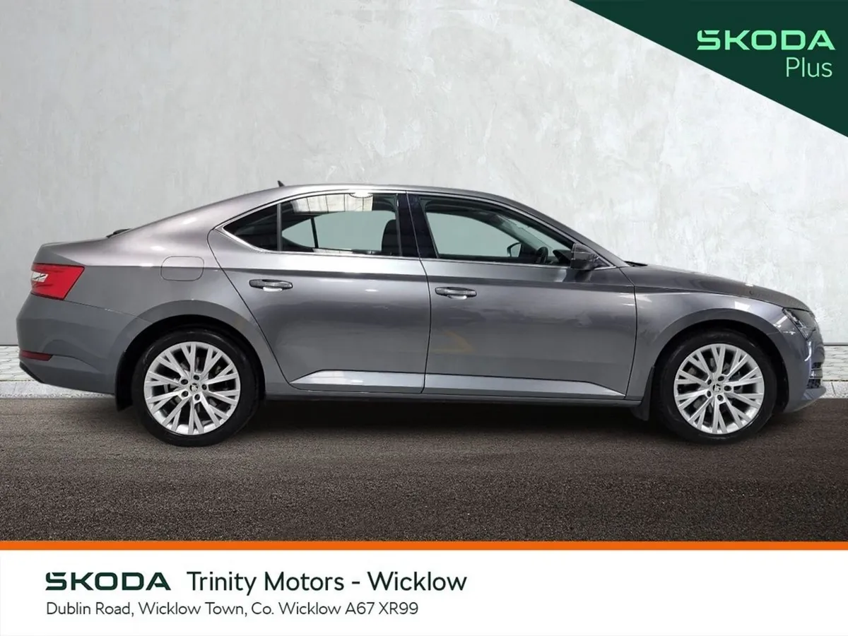Skoda Superb Saloon, Diesel, 2023, Grey