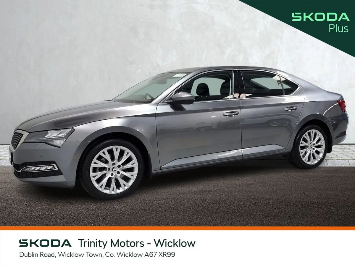 Skoda Superb Saloon, Diesel, 2023, Grey