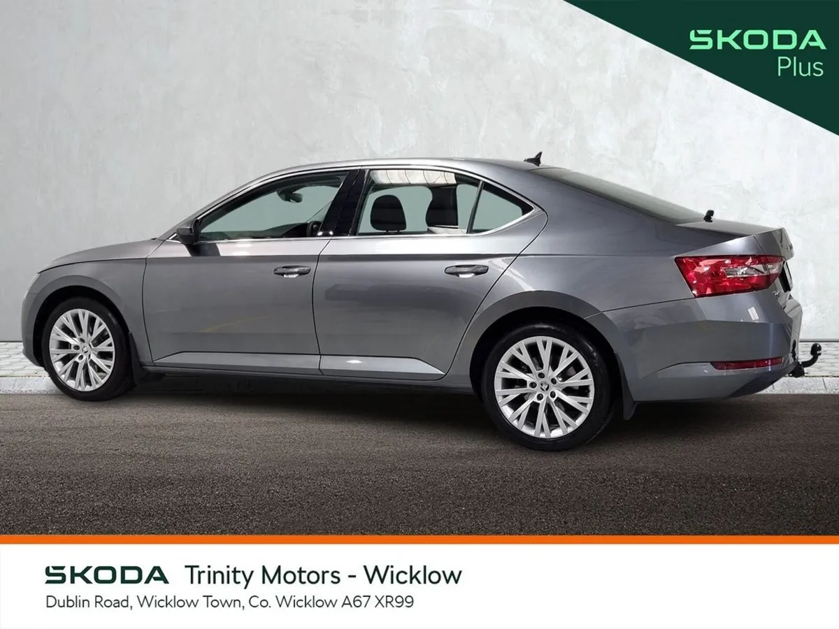 Skoda Superb Saloon, Diesel, 2023, Grey