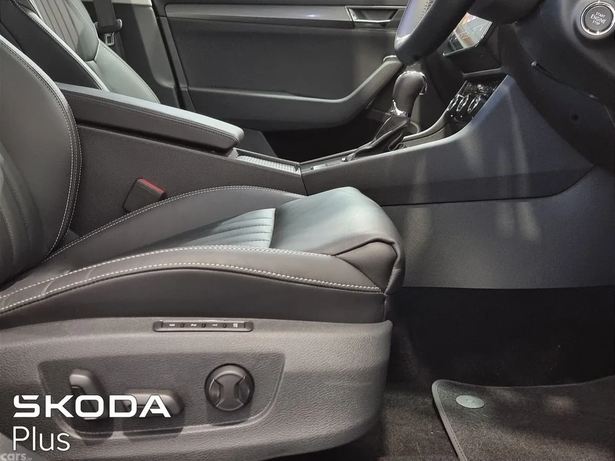 Skoda Superb Saloon, Diesel, 2023, Grey