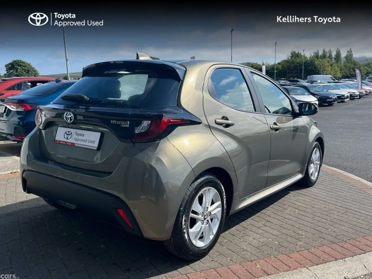 Toyota Yaris Hatchback, Petrol Hybrid, 2023, Bronze