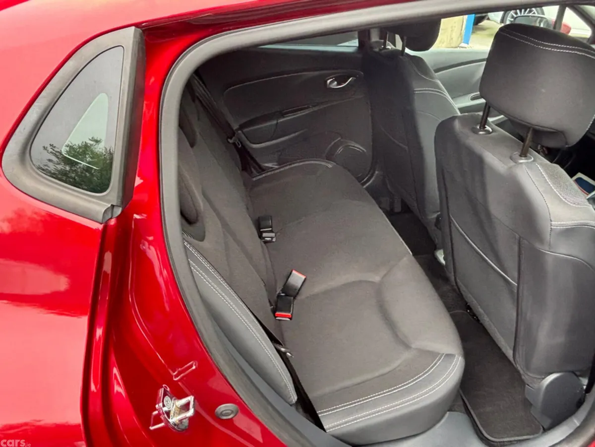 Renault Clio Hatchback, Petrol, 2019, Red
