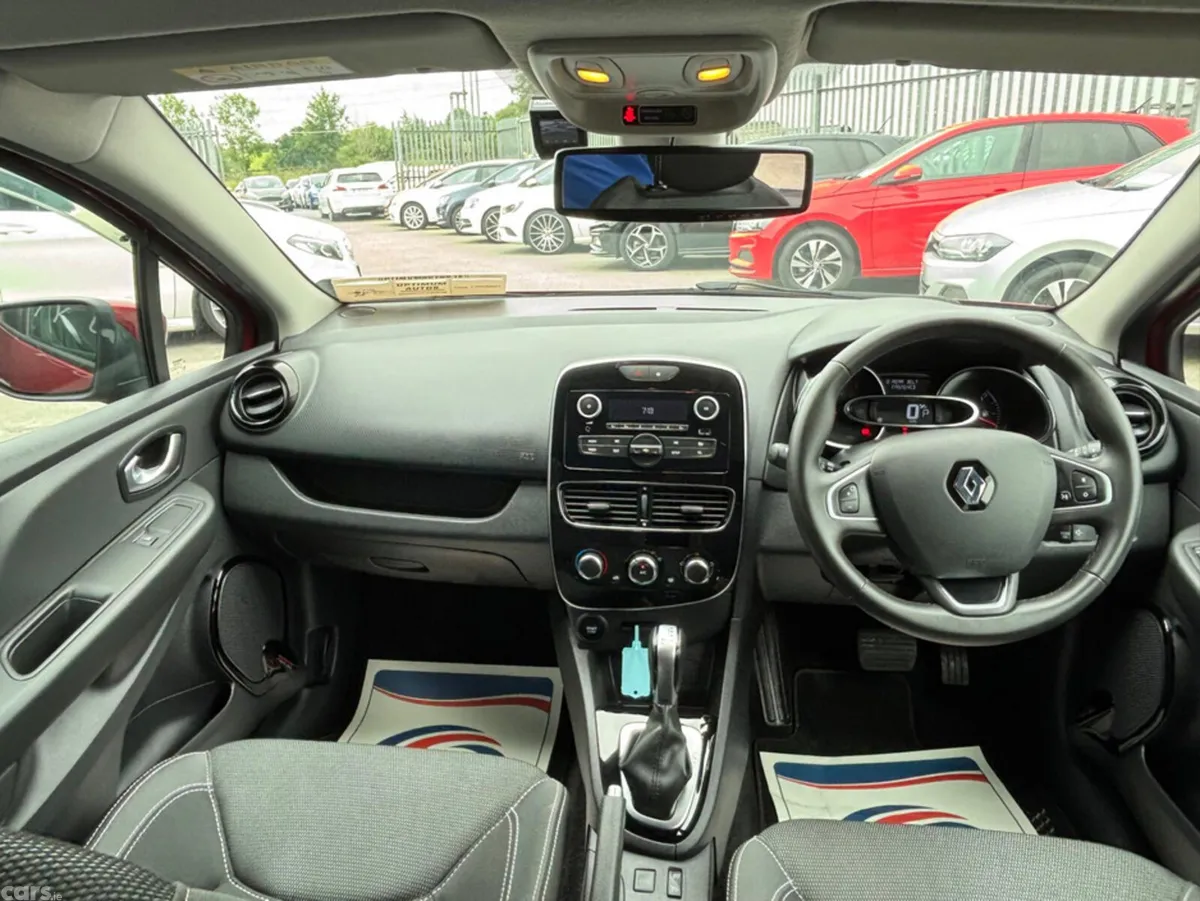 Renault Clio Hatchback, Petrol, 2019, Red