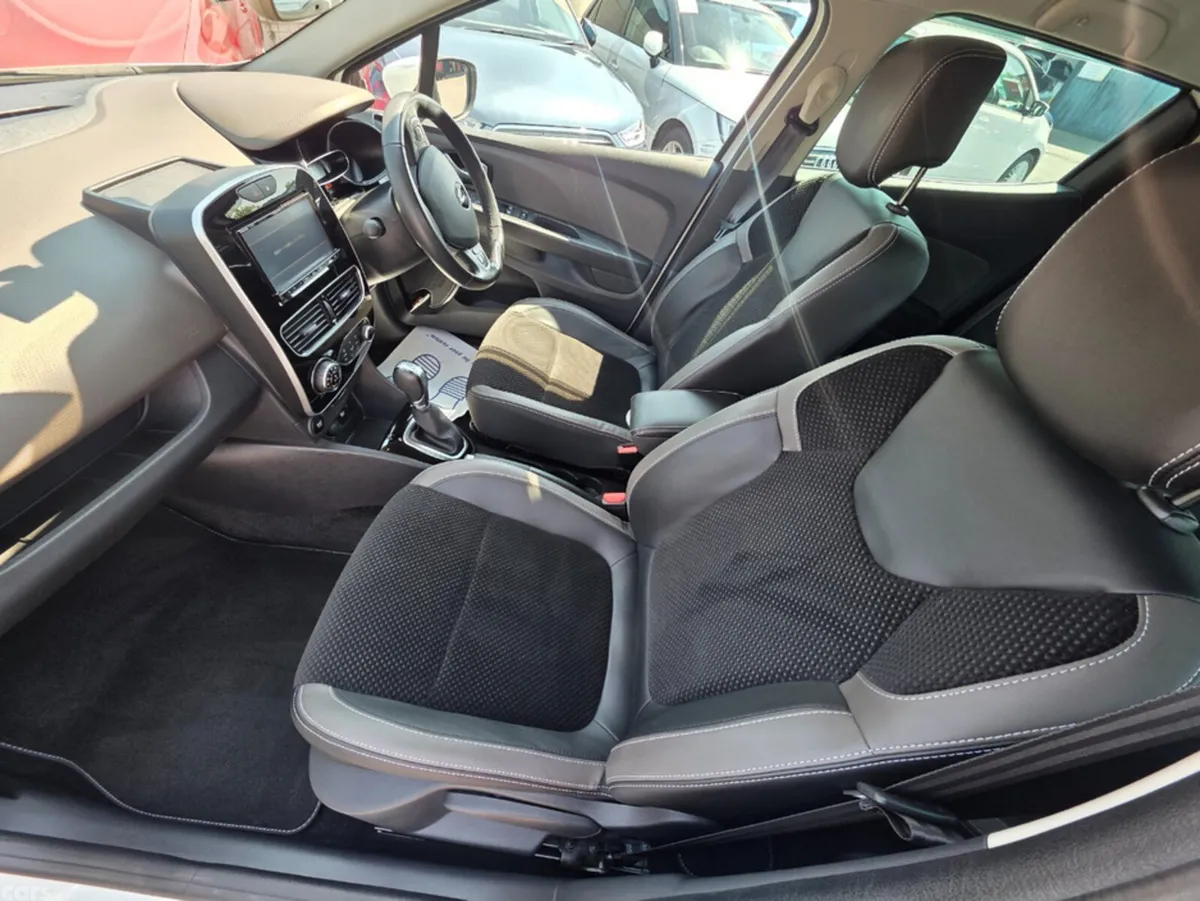 Renault Clio Hatchback, Petrol, 2019, White