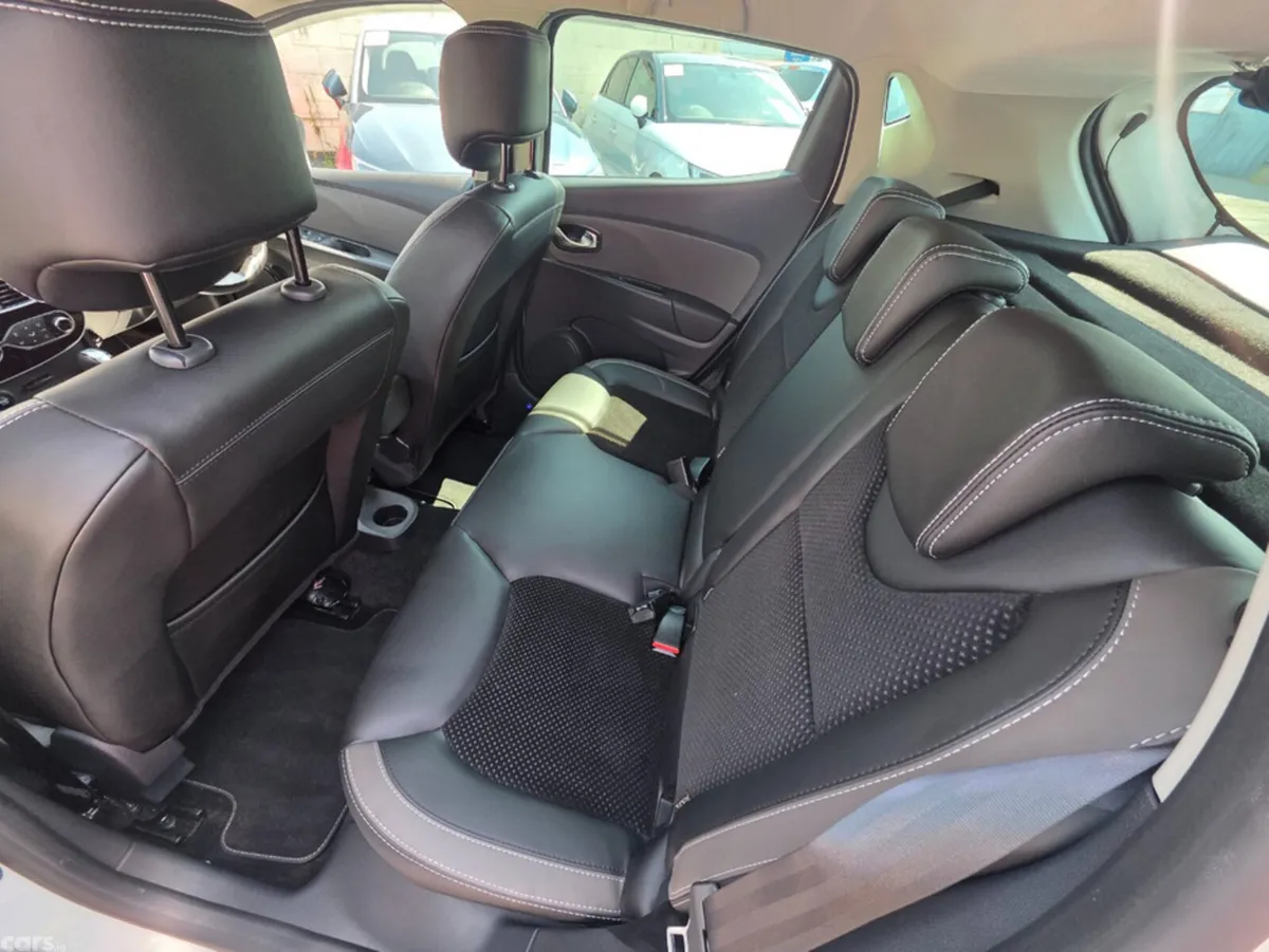Renault Clio Hatchback, Petrol, 2019, White