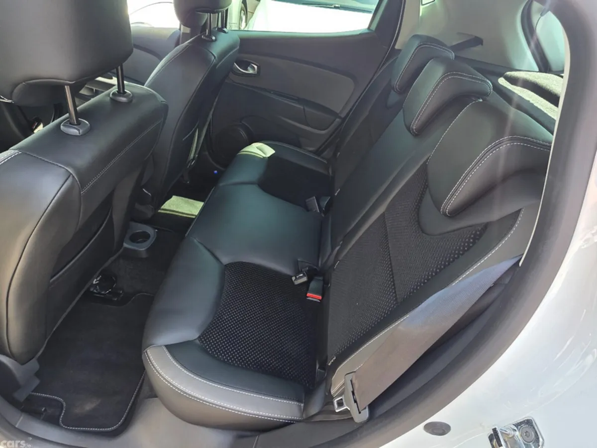 Renault Clio Hatchback, Petrol, 2019, White