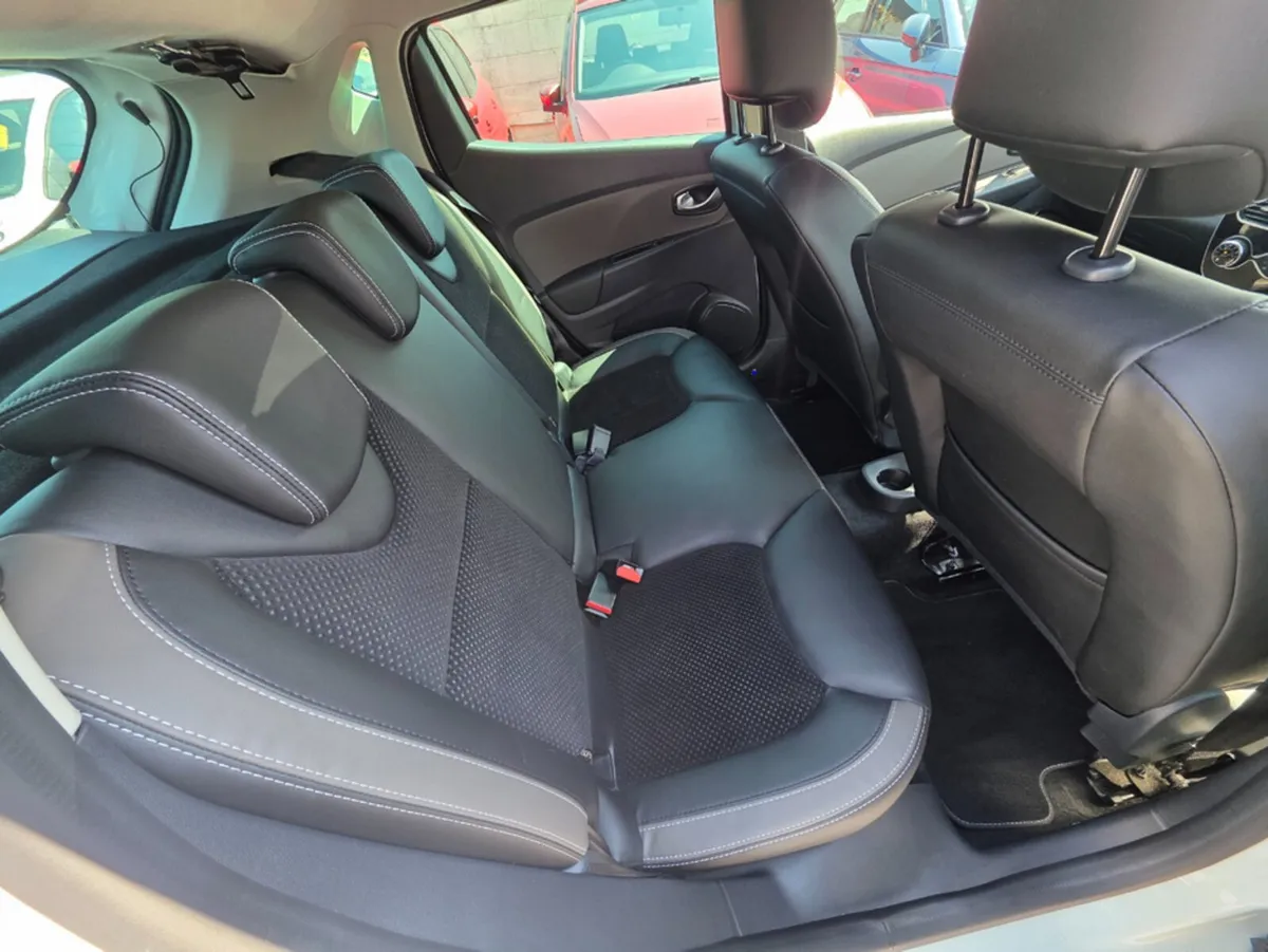 Renault Clio Hatchback, Petrol, 2019, White