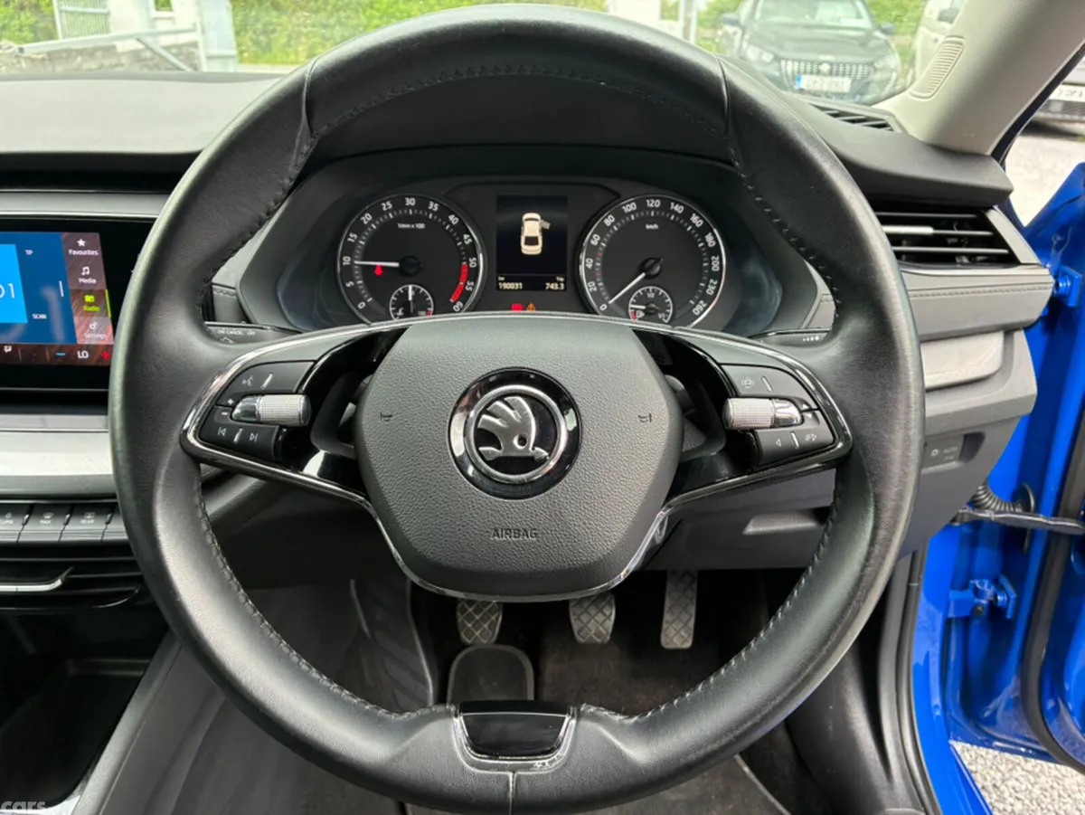 Skoda Octavia Hatchback, Diesel, 2022, Blue