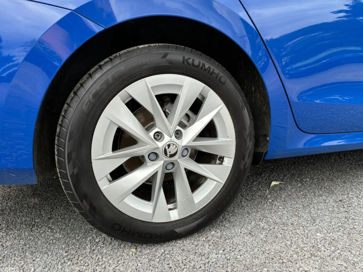 Skoda Octavia Hatchback, Diesel, 2022, Blue