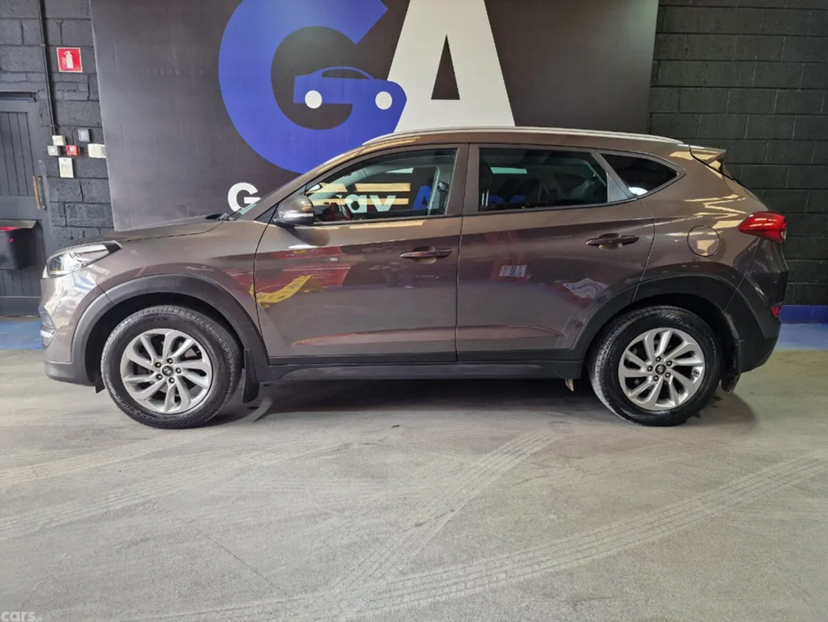 Hyundai Tucson SUV, Diesel, 2018, Brown