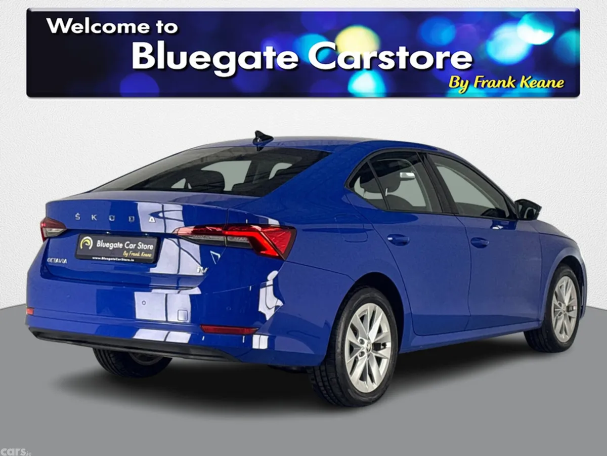 Skoda Octavia Saloon, Petrol Hybrid, 2024, Blue