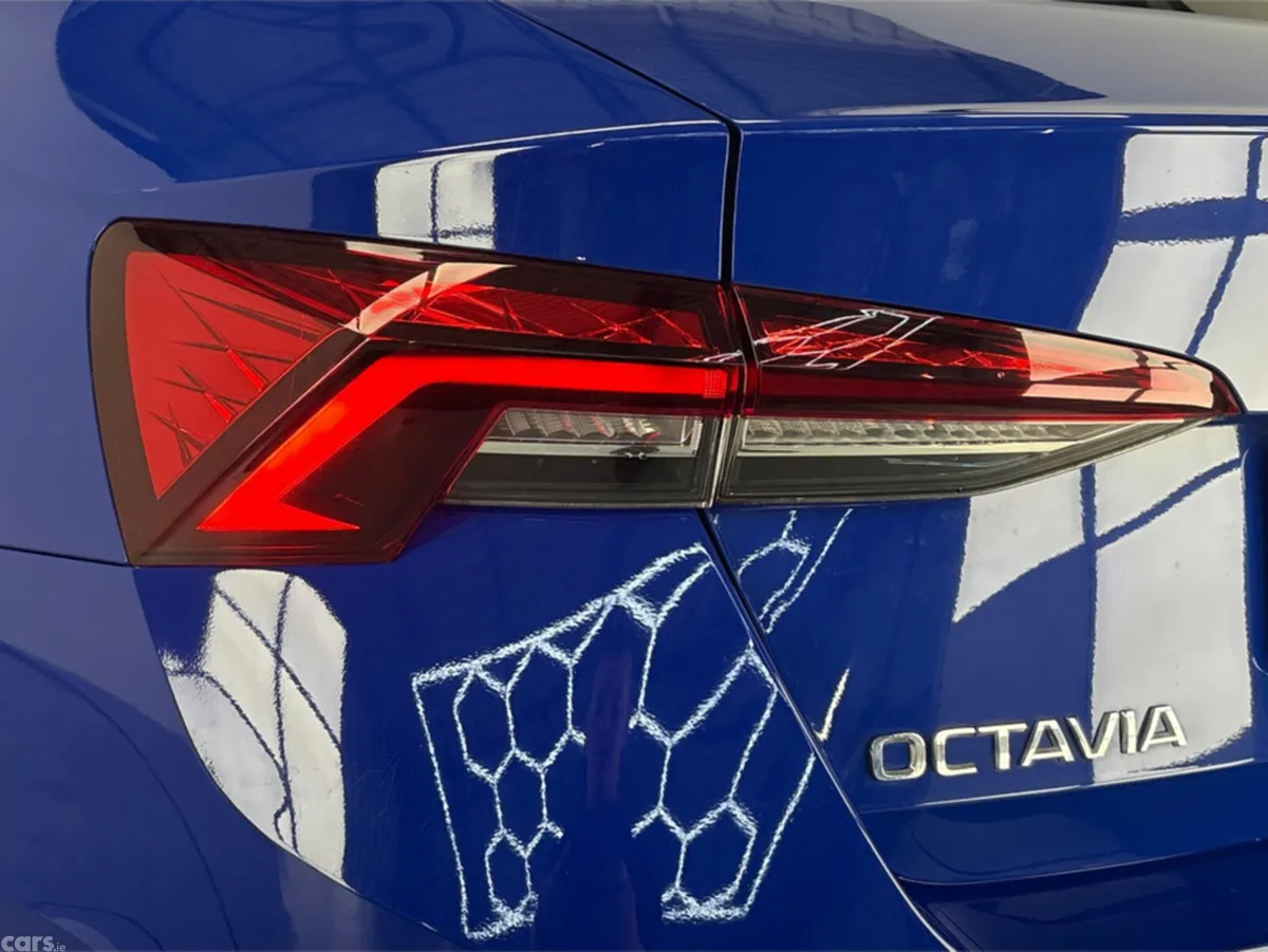 Skoda Octavia Saloon, Petrol Hybrid, 2024, Blue