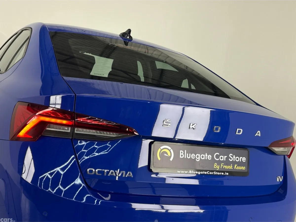 Skoda Octavia Saloon, Petrol Hybrid, 2024, Blue