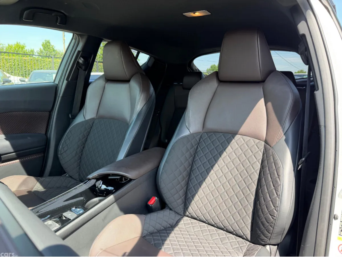 Toyota C-HR Hatchback, Petrol Hybrid, 2019, White