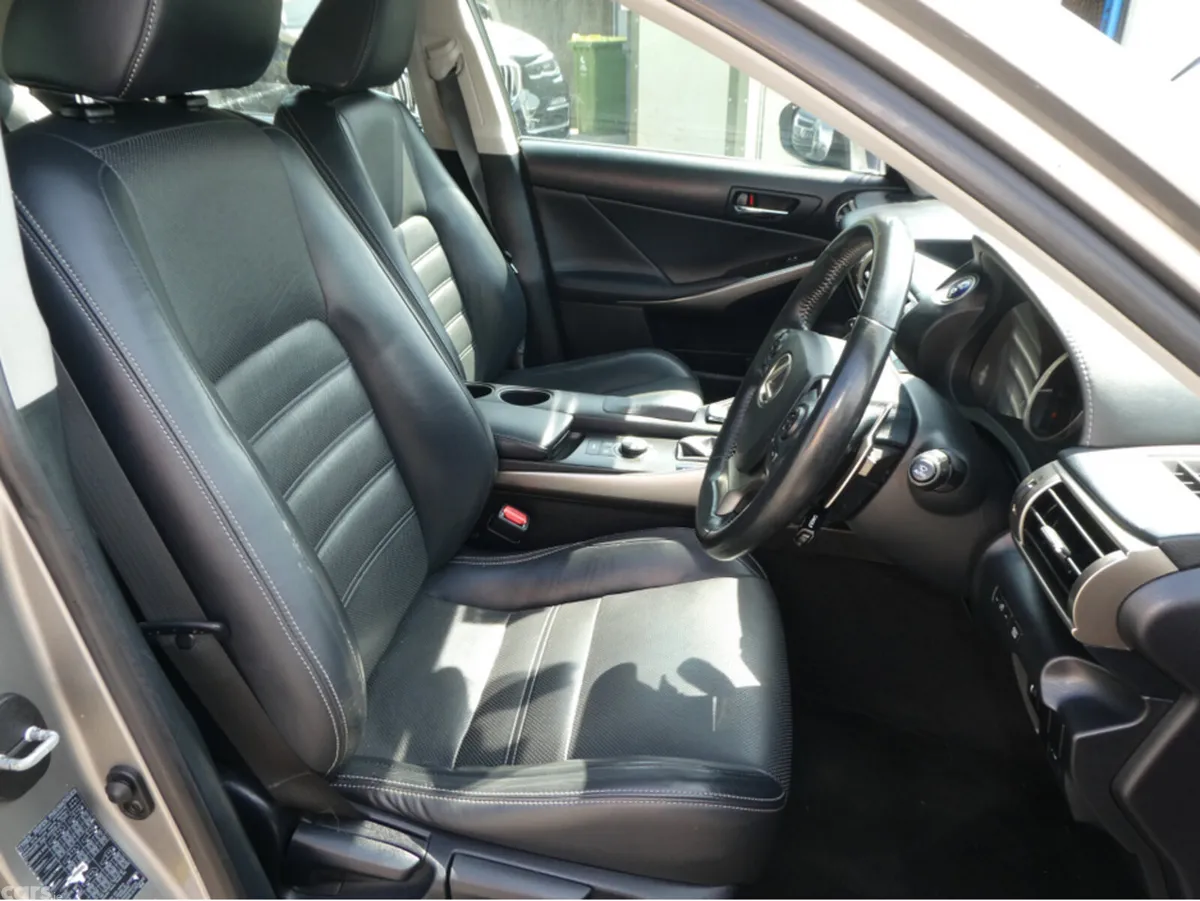Lexus IS Saloon, Petrol Hybrid, 2015, Silver